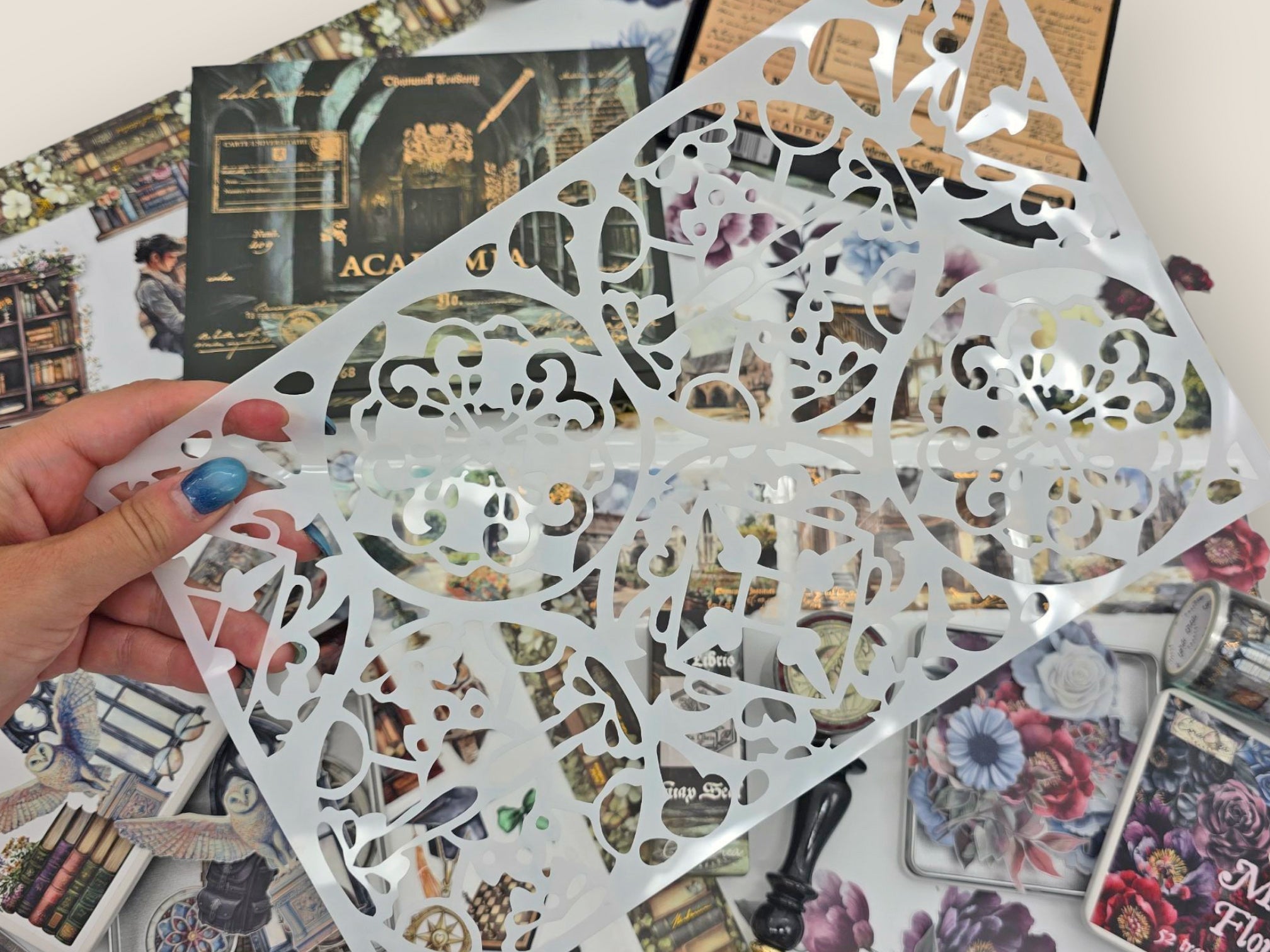 PRE-ORDER Academia Box