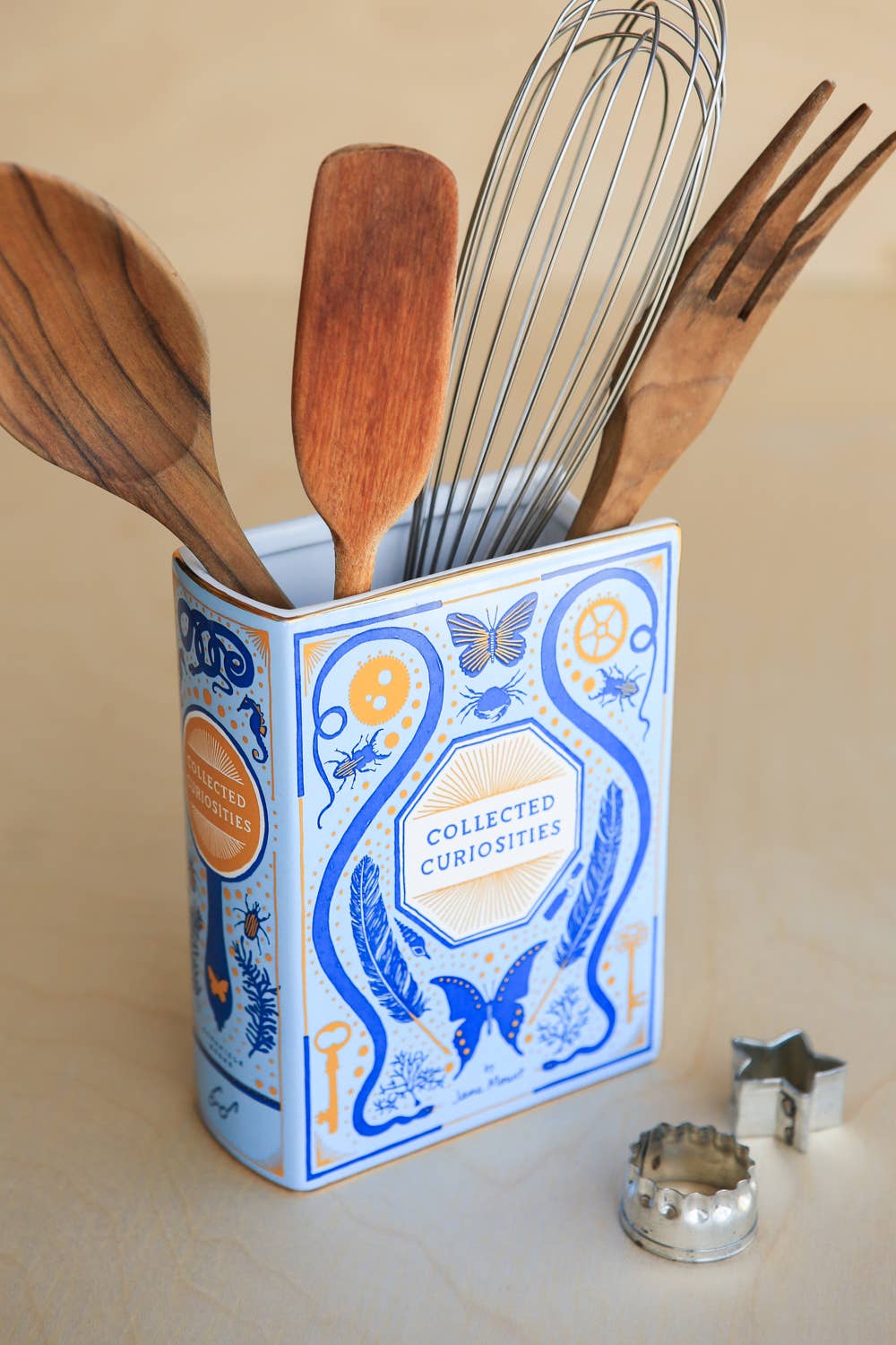 Bibliophile Vase 2