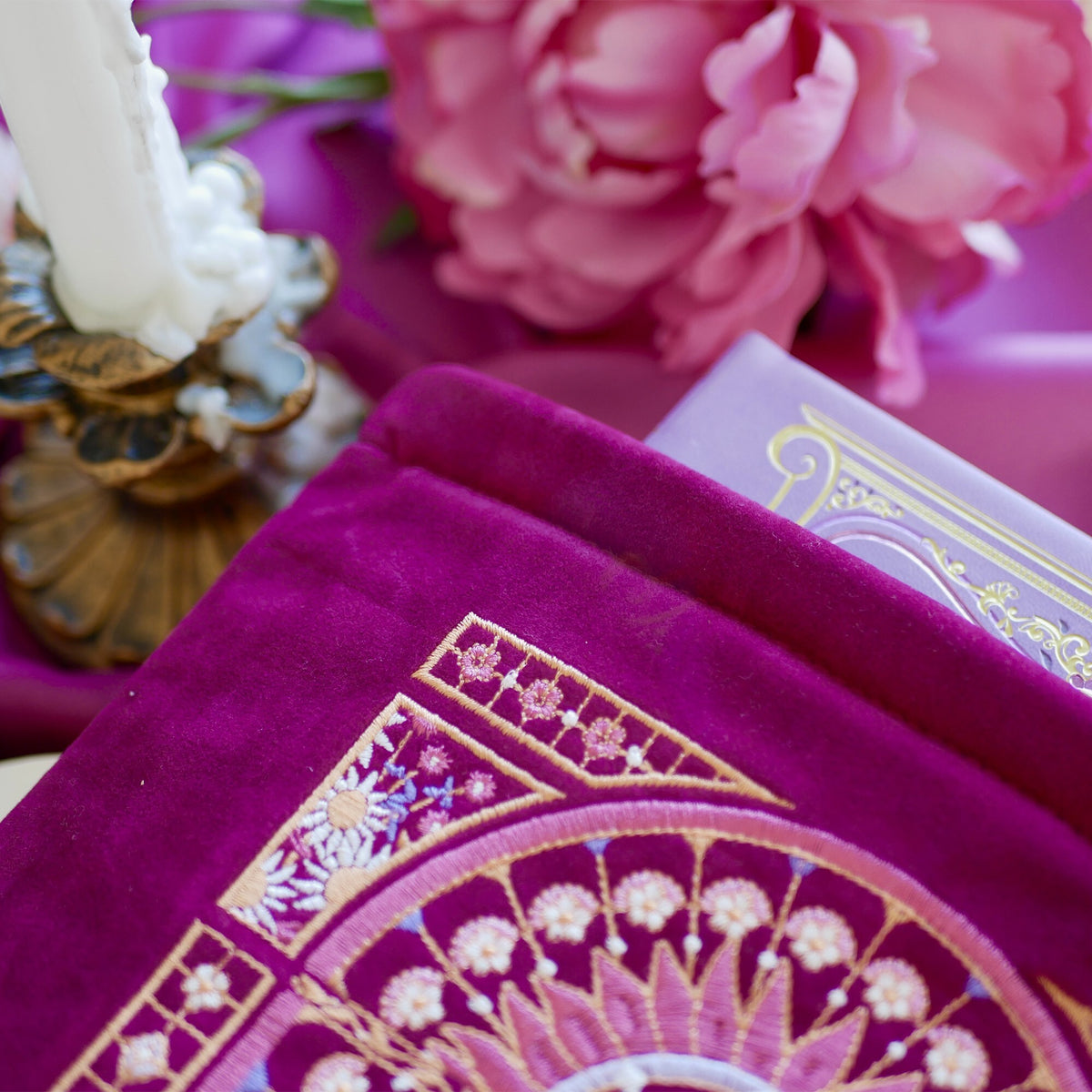 Iridescence Book Sleeve - Pink - 3