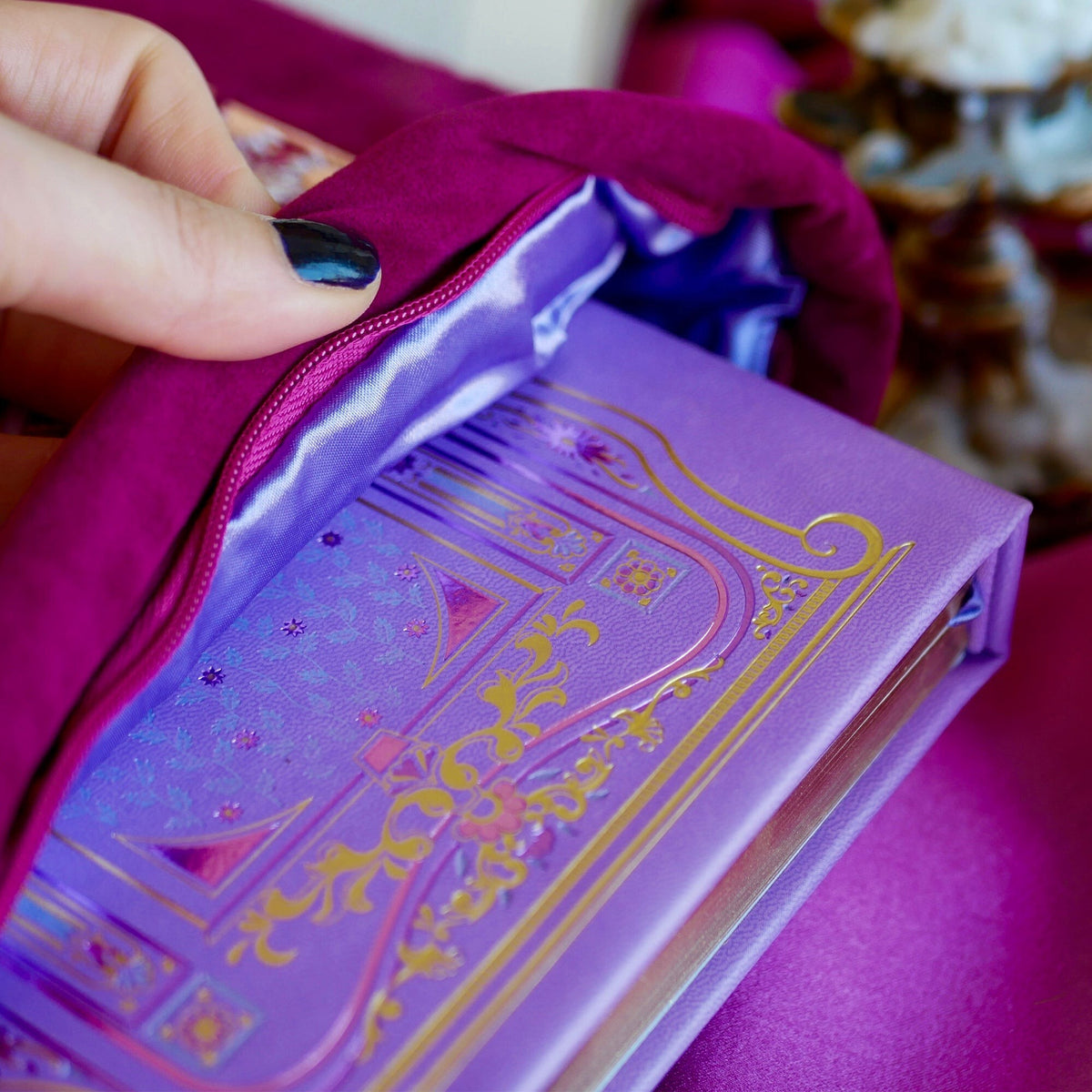 Iridescence Book Sleeve - Pink - 4