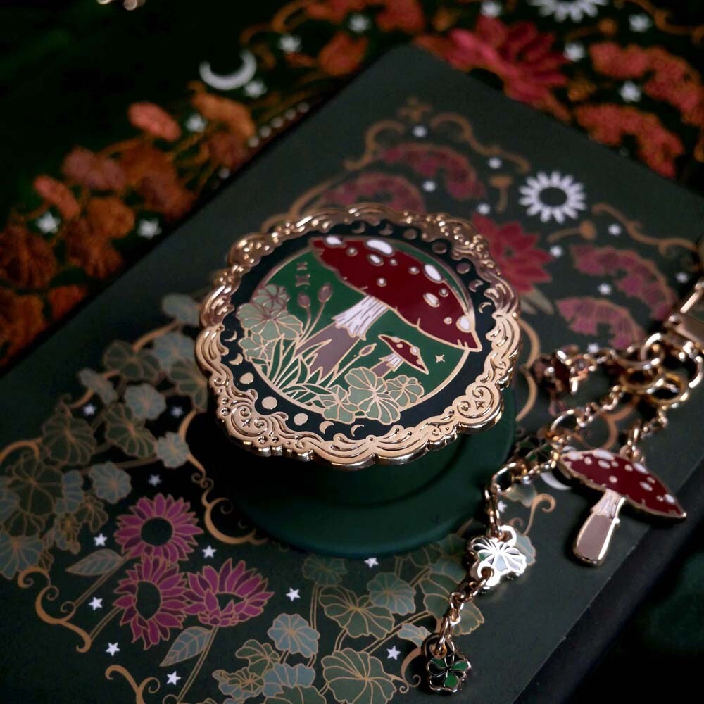 Wonderland Clingie - 2