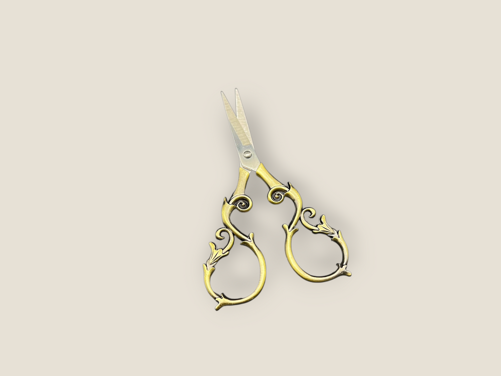 Thorn Scissors