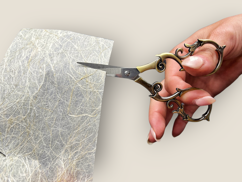 Thorn Scissors