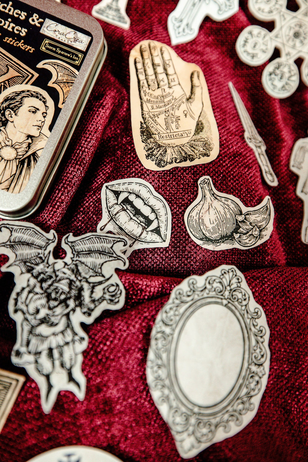 Salem, Witches & Vampires Tin Box - detail 5