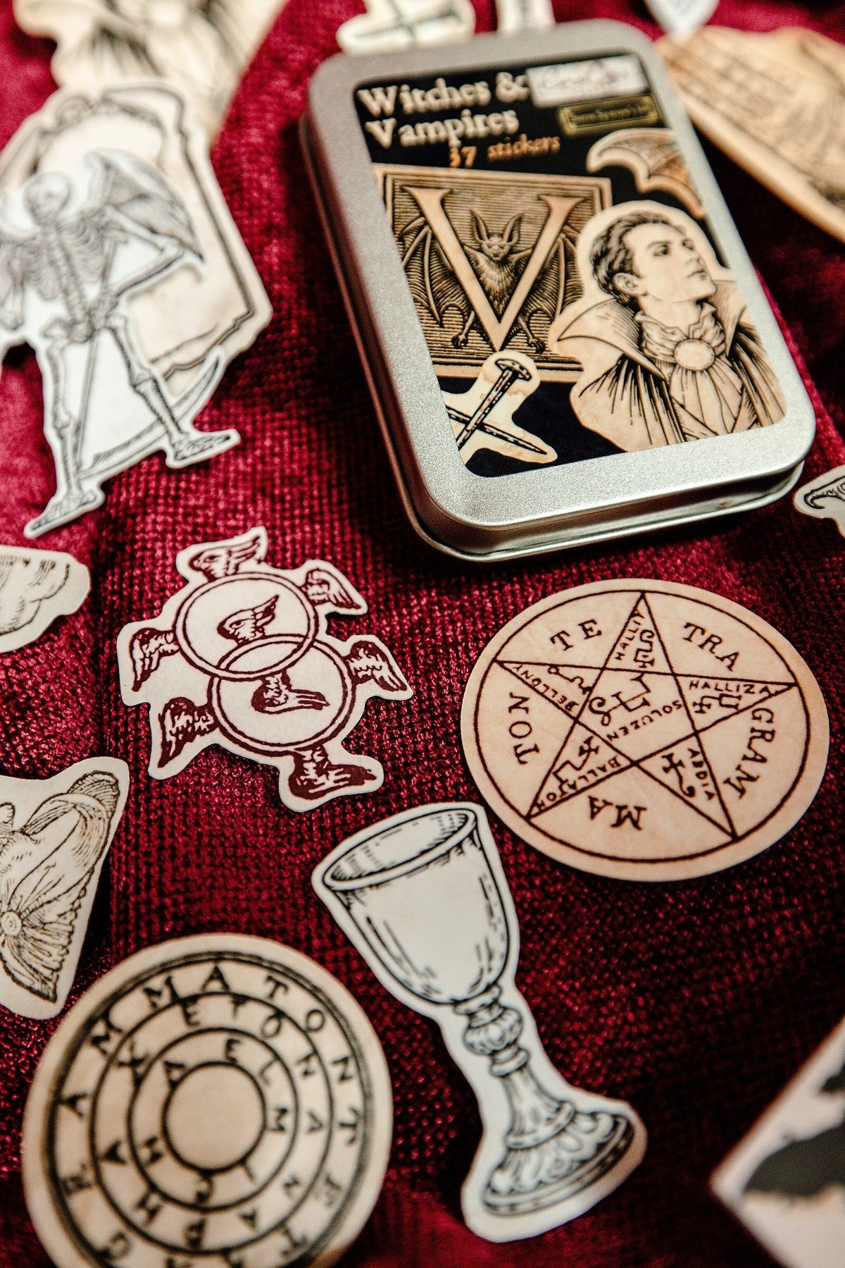 Salem, Witches & Vampires Tin Box - detail 6