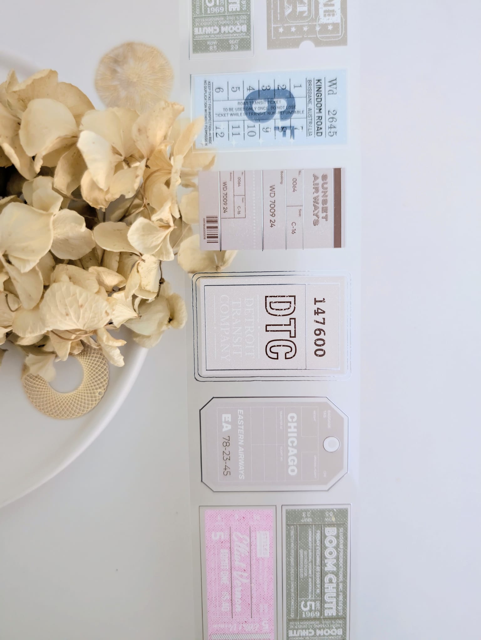 Memorabilia Silver Foil Tape Loop