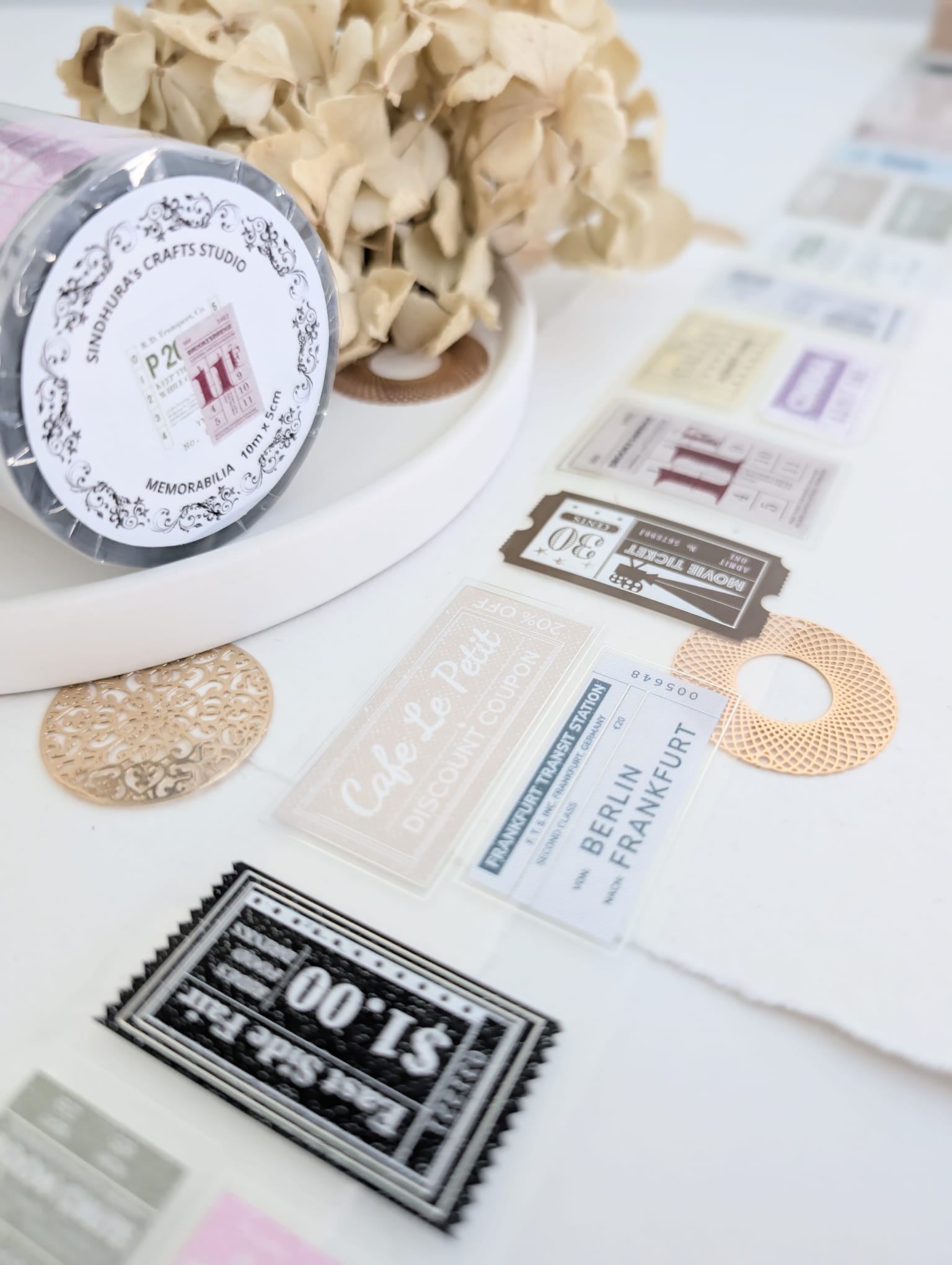 Memorabilia Silver Foil Tape Loop