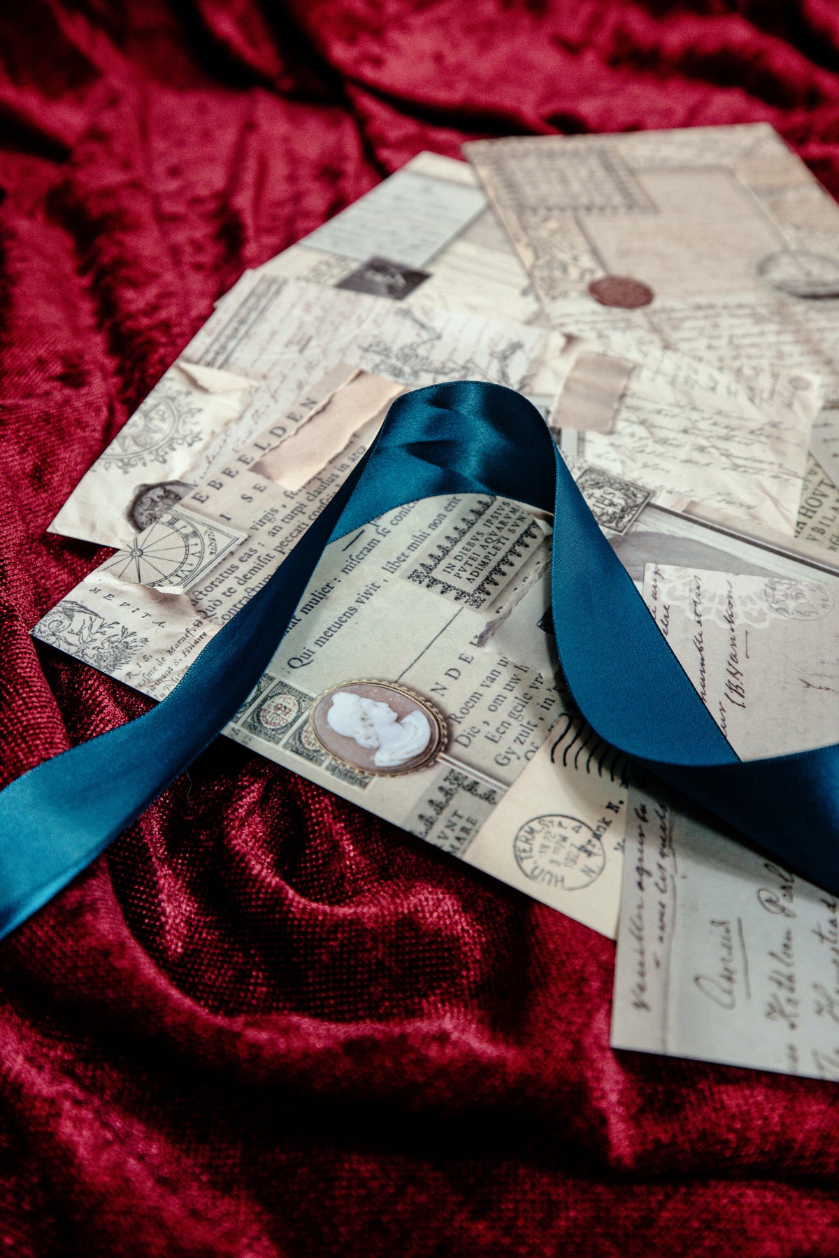 Candlelit Rememberance Paper Set - detail 6