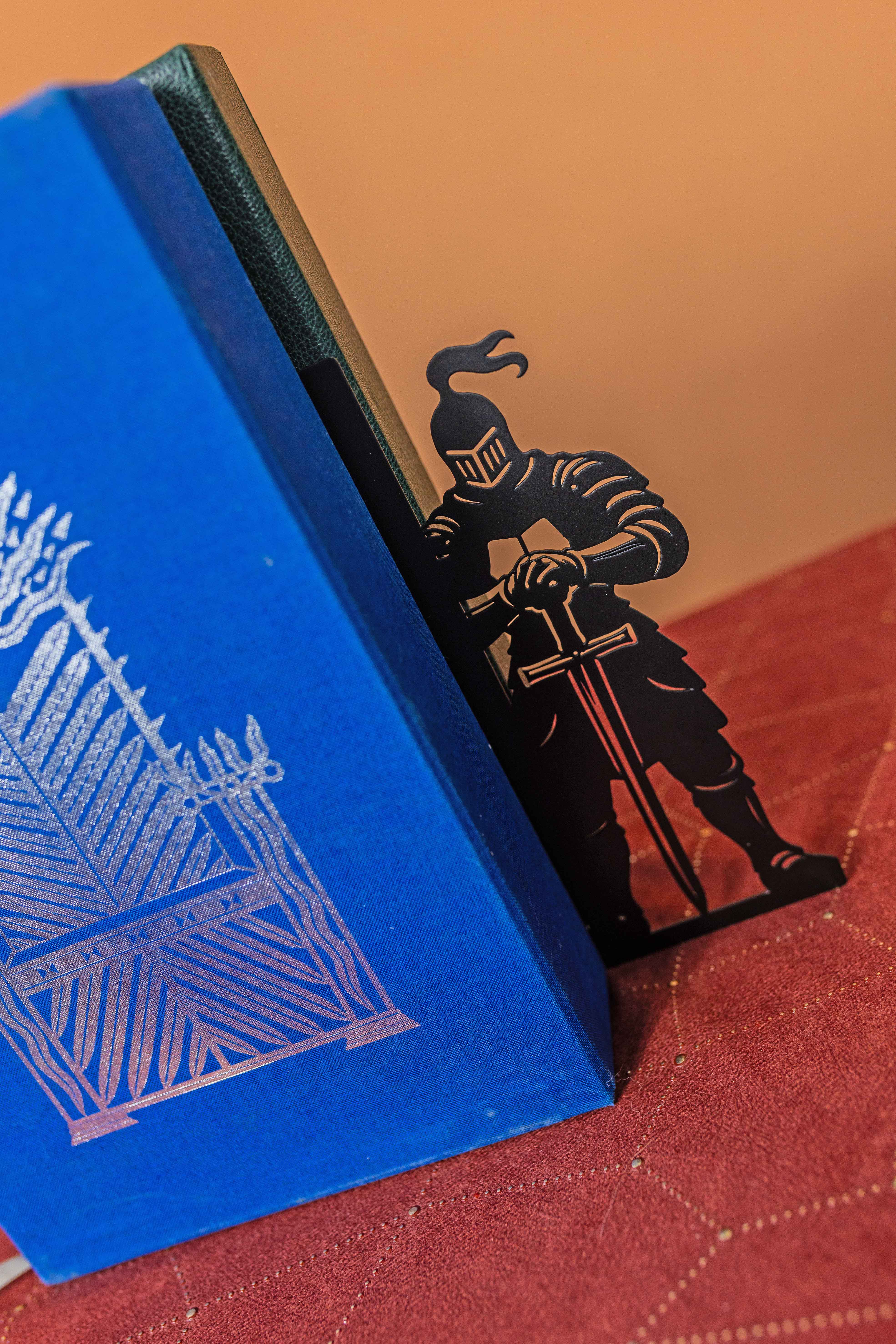 Legends & Lore - Of Crowns & Oaths