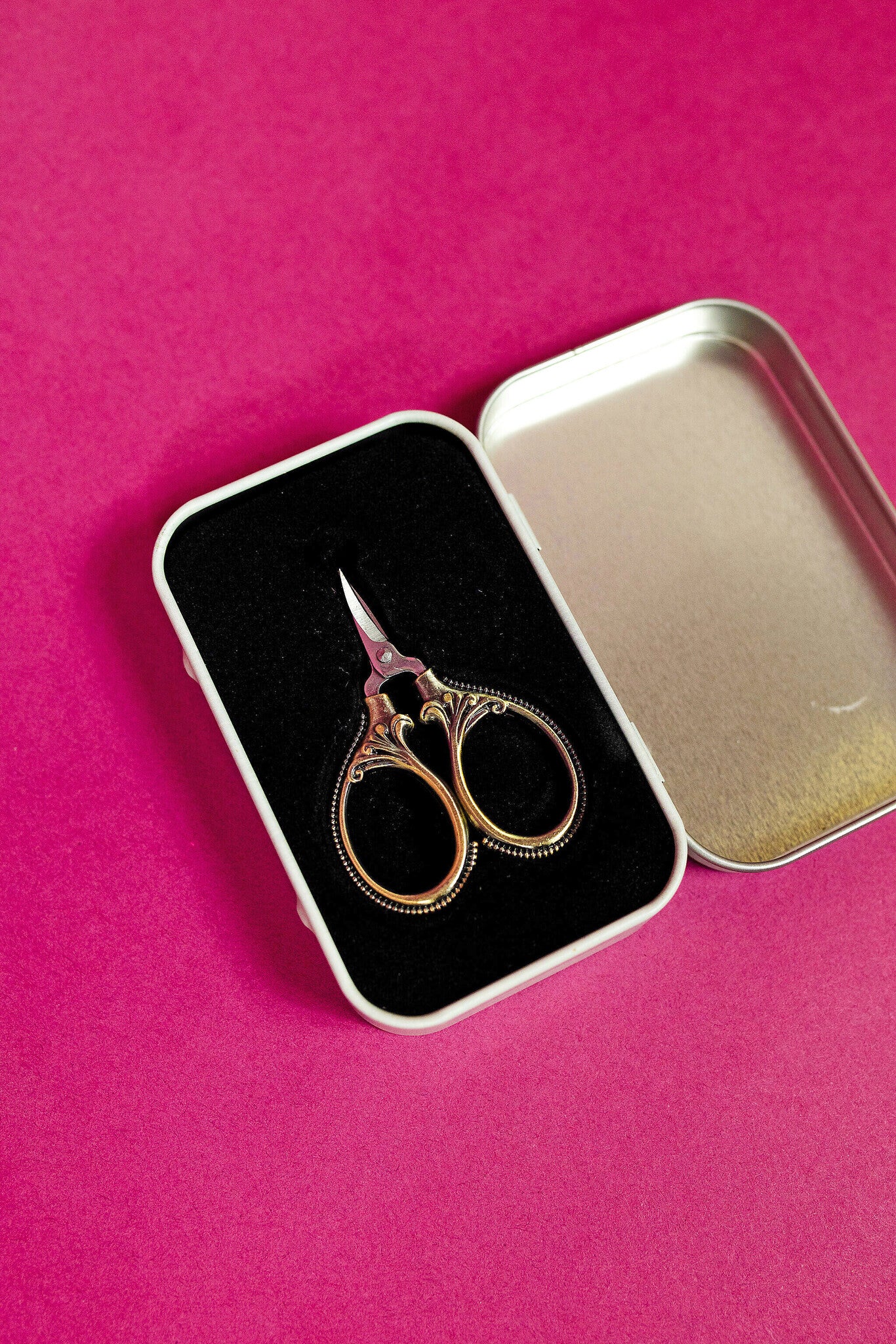 Tiny Scissors - Ornate Bronze