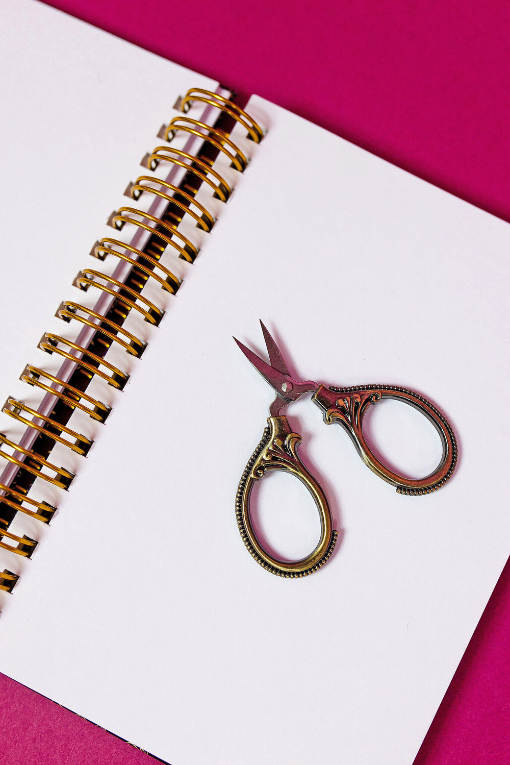 Tiny Scissors - Ornate Bronze