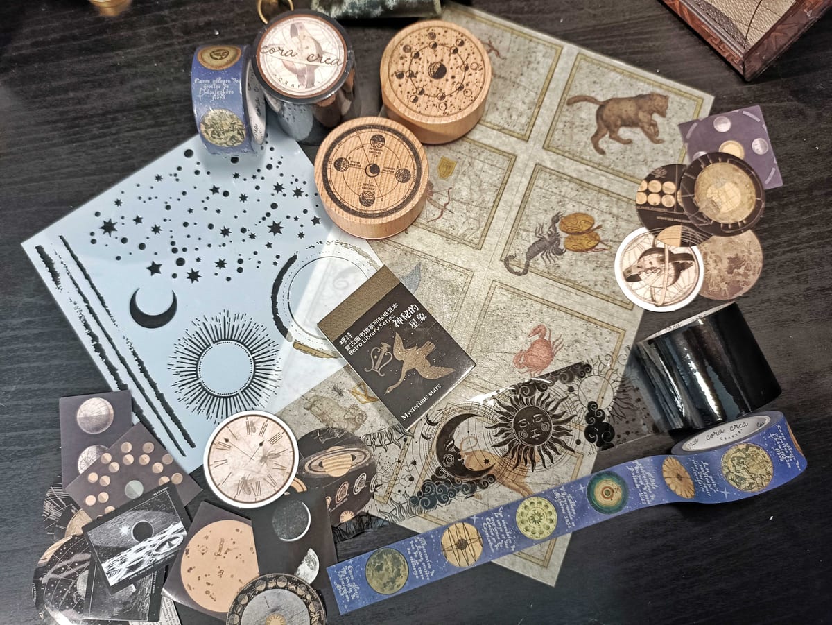 Astronomy - December 2021 subscription box image 1