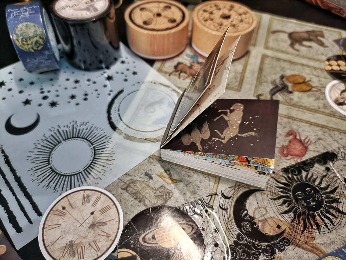 Astronomy - December 2021 subscription box image 3